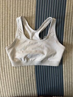 nike kids sports bra